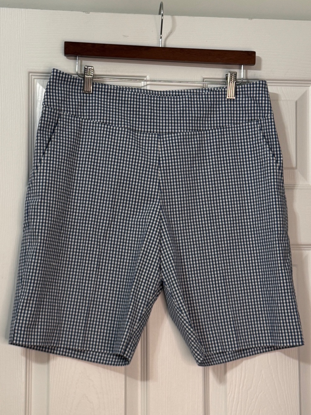 Sara Campbell Slash Pocket Short in navy/white gingham